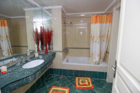شقة للإيجار فى سان استيفانو - قسم الرمل - الإسكندرية
