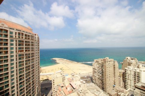 شقة للإيجار فى سان استيفانو - قسم الرمل - الإسكندرية
