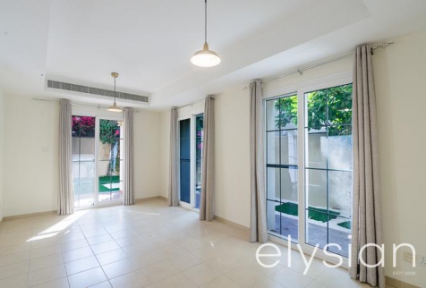 فيلا للإيجار فى المرابع العربية - دبي - دبيّ