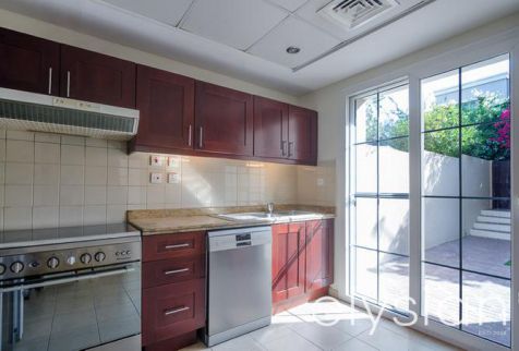 فيلا للإيجار فى المرابع العربية - دبي - دبيّ