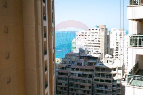 شقة للإيجار فى سان استيفانو - قسم الرمل - الإسكندرية