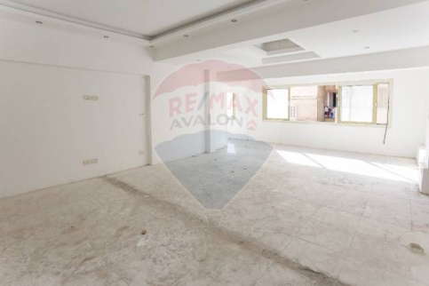 شقة للإيجار فى قسم باب شرقي - الإسكندرية