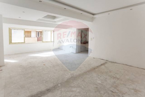 شقة للإيجار فى قسم باب شرقي - الإسكندرية