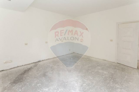شقة للإيجار فى قسم باب شرقي - الإسكندرية