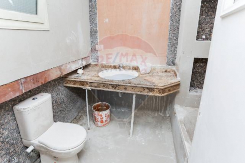شقة للإيجار فى قسم باب شرقي - الإسكندرية