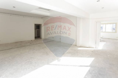 شقة للإيجار فى قسم باب شرقي - الإسكندرية