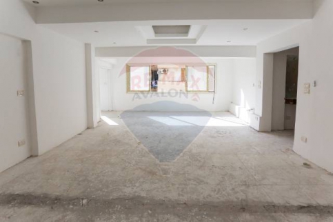 شقة للإيجار فى قسم باب شرقي - الإسكندرية
