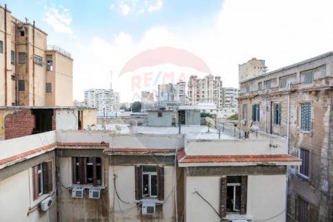 شقة للإيجار فى قسم باب شرقي - الإسكندرية
