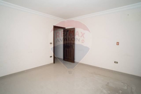 شقة للإيجار فى زيزينيا - قسم الرمل - الإسكندرية
