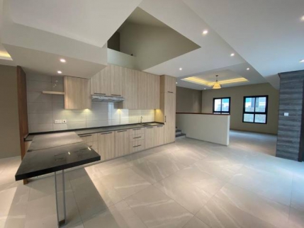 فيلا للإيجار فى سار - الشمالية