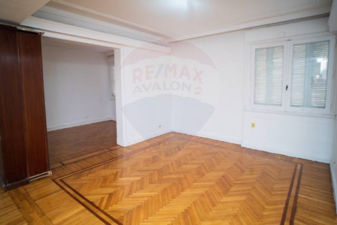 شقة للإيجار فى الشاطبي - قسم باب شرقي - الإسكندرية