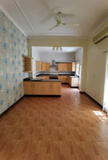 Villa For Rent In Maqabah - Northern