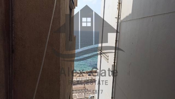 شقة للإيجار فى لوران - قسم الرمل - الإسكندرية