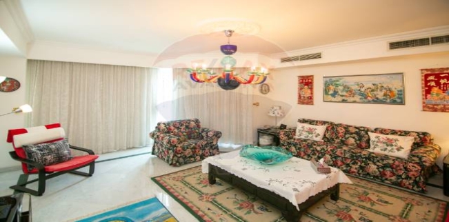 شقة للإيجار فى سان استيفانو - قسم الرمل - الإسكندرية