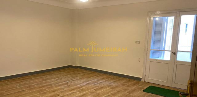 شقة للبيع فى زيزينيا - قسم الرمل - الإسكندرية